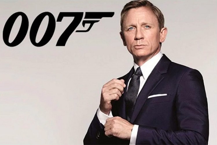 Daniel Craig - James Bond